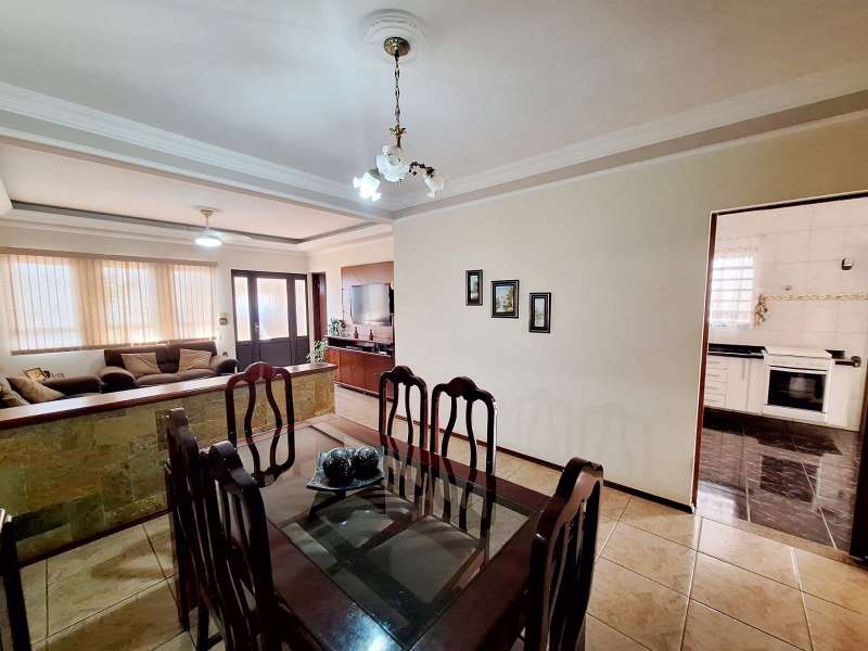 Casa à Venda no bairro AV. DUDU FERRAZ em Jaú imagem 2