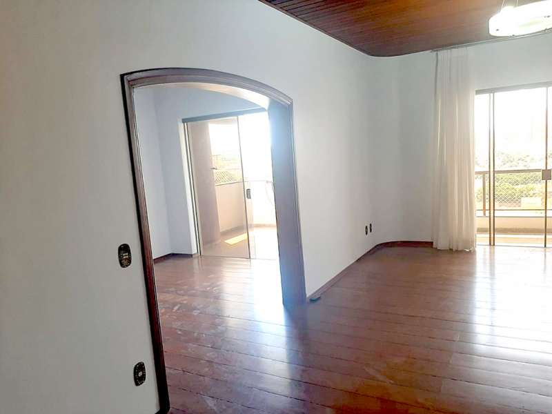 Apartamento à Venda no bairro EDIFÍCIO ROSAMAR em Jaú imagem 5