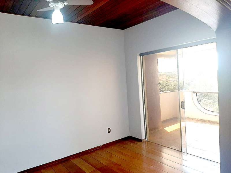 Apartamento à Venda no bairro EDIFÍCIO ROSAMAR em Jaú imagem 11